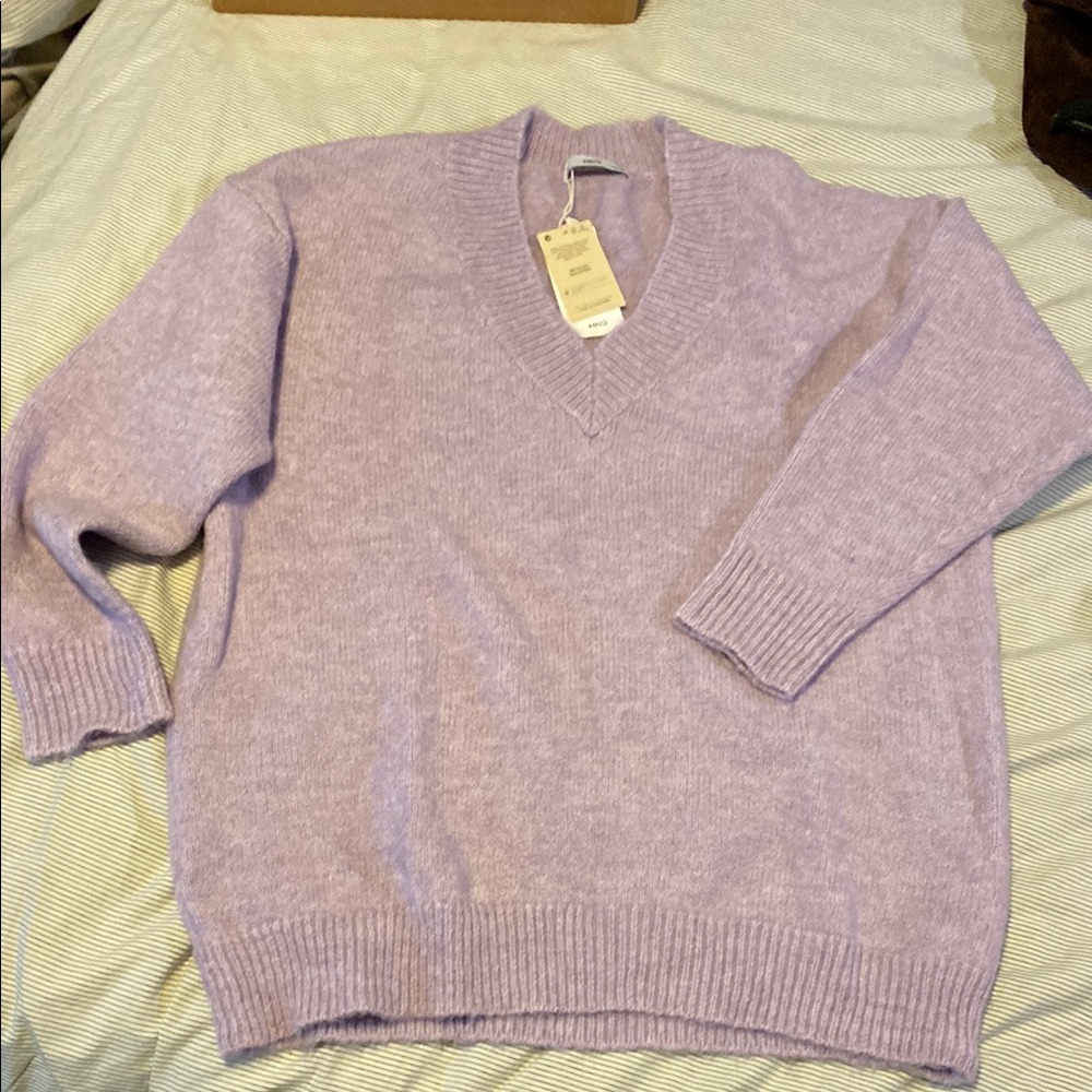 NWT Mango Lavender V-Neck Women's Sweater M large fit